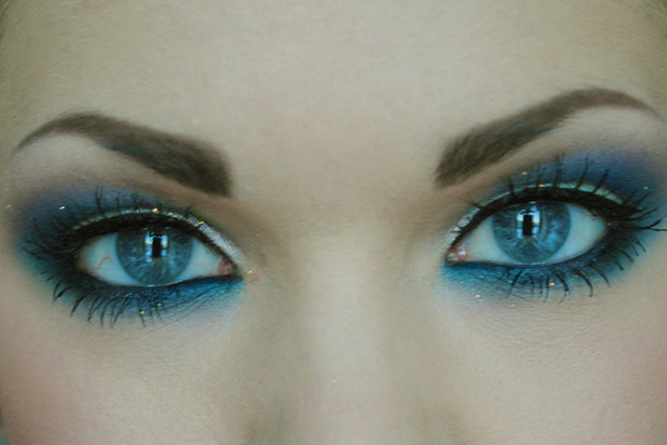 синие глаза