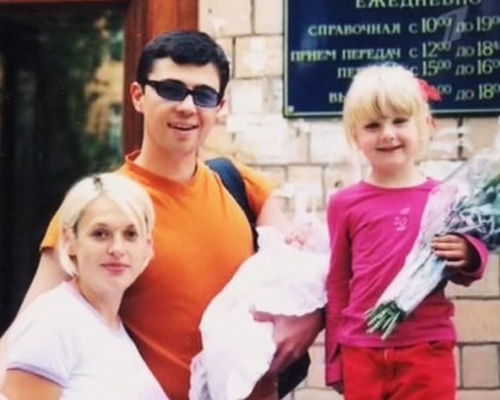 Сергей Бодров с женой и детьми