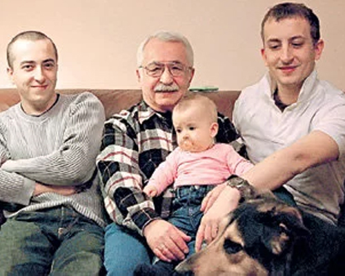 Юлий Жеймо с сыновьями и внучкой