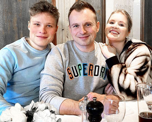 Никита Малинин с родным братом Фролом и сестренкой Устиньей
