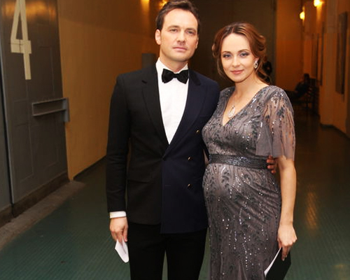 Беременная Анна Снаткина с мужем