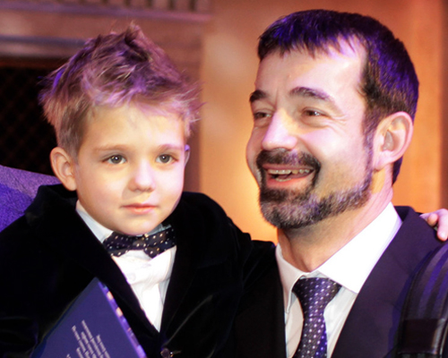 Дмитрий Певцов и его младший сын Елисей