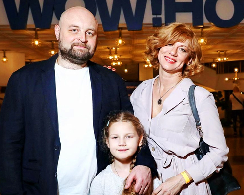Илья Хорошилов с женой Еленой и дочерью Аглаей