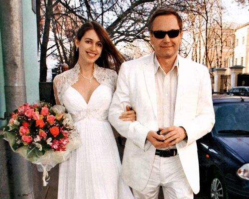 На фото жена Андрея Соколова с актером в день свадьбы