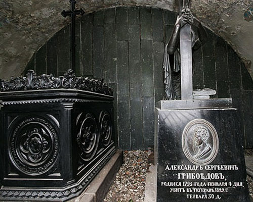 Надгробия Нины и Александра Грибоедова в Тбилиси