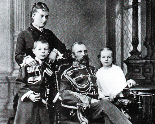 Александр Второй с женой Екатериной Долгоруковой и детьми
