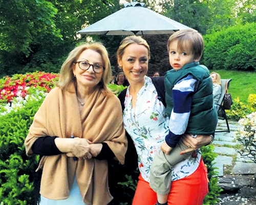 Екатерина Добрынина с мамой и сыном