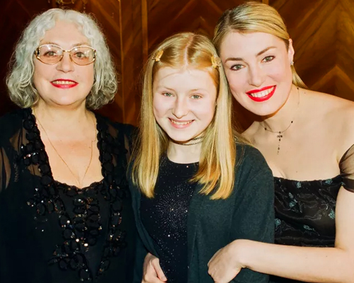 Мария Шукшина с дочерью Анной и мамой Лидией
