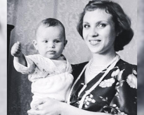 Старший сын Николая Расторгуева Павел с мамой