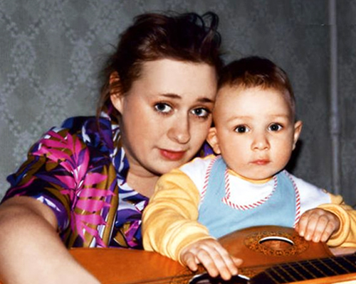 Мария Аронова с маленьким сыном