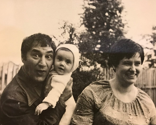 Спартак Мишулин с женой и дочерью