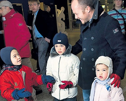 Евгений Стычкин с детьми