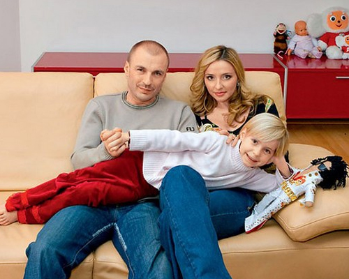 Татьяна Навка и Александр Жулин с дочерью
