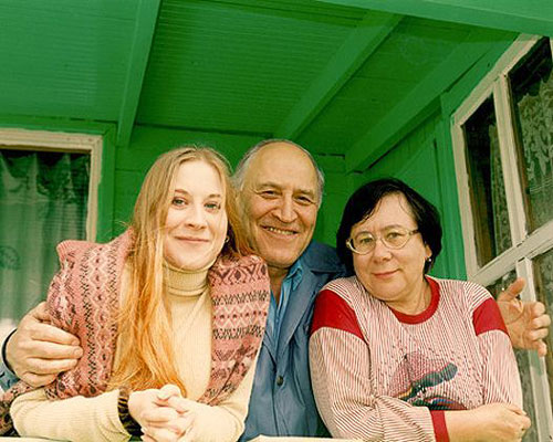 Николай Николаевич с дочкой Еленой и супругой Татьяной