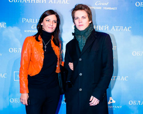 Дмитрий Гуськов с матерью Лидией Вележевой