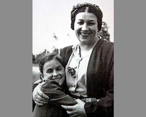 Лидия Русланова с приемной дочерью
