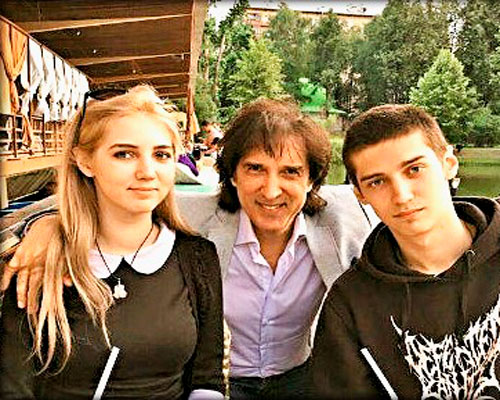 Кай Метов с внебрачными детьми