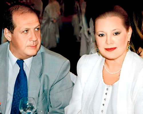 У Сенчиной с Андреевым 25 лет счастливого брака