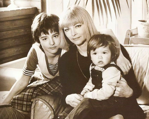Барбара Брыльска с детьми