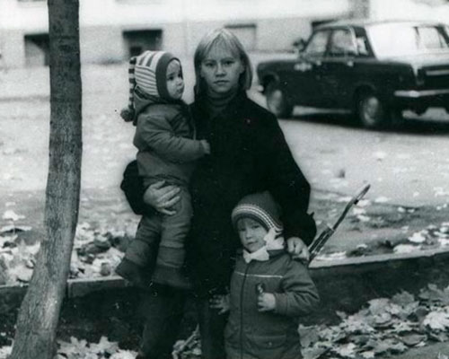 Дочь Визбора Татьяна со своими детьми Варварой и Юрой