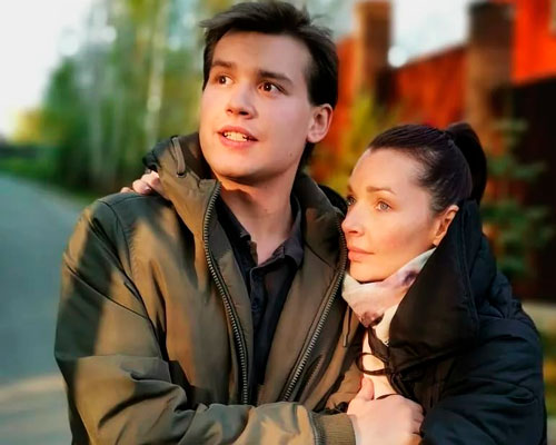 Наталья Антонова со старшим сыном