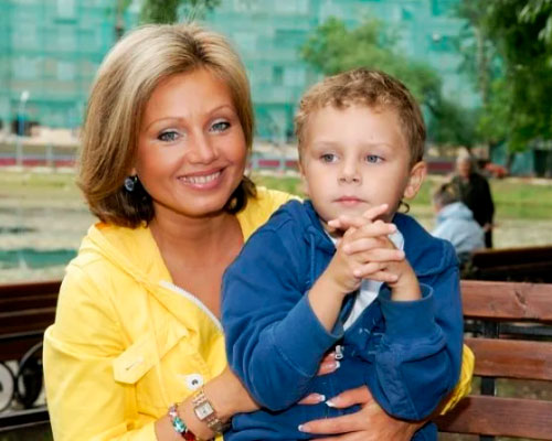 Сын Нилова с мамой
