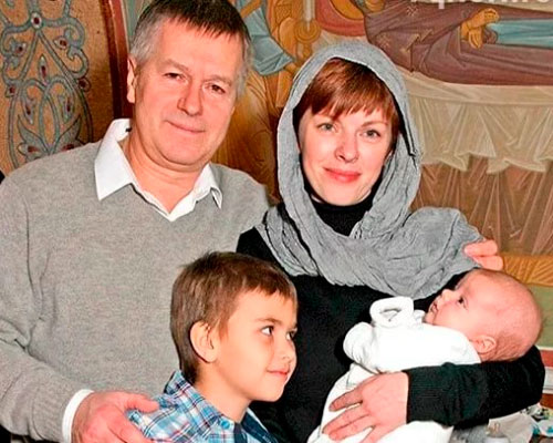 Игорь Ливанов с женой и сыновьями Тимофеем и Ильей