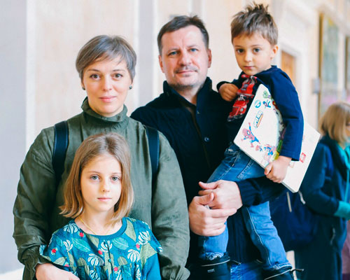 Нелли Уварова с семьей