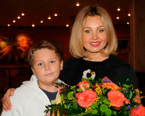 Младший сын Алексея Климова Никита с матерью Ириной Климовой