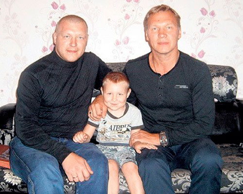 Анатолий Журавлев с сыном Антоном и внуком Андреем