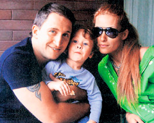 Кучера, его жена Майя Маркова и их маленький сын Саша