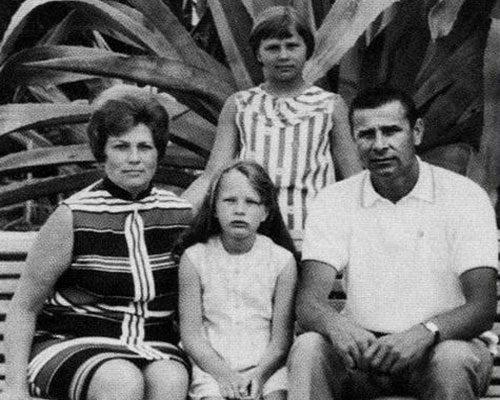 Лев Яшин с семьей