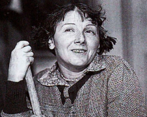 Рина Зеленая в кинофильме «Подкидыш» (1939)