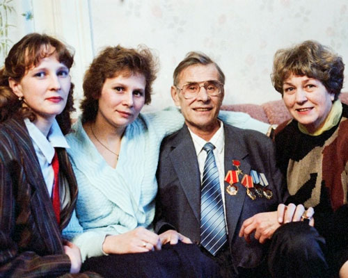 Семья Льва Яшина: жена Валентина и дочери Ирина и Елена
