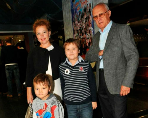 Татьяна Абрамова со вторым мужем Юрием Беляевым и детьми