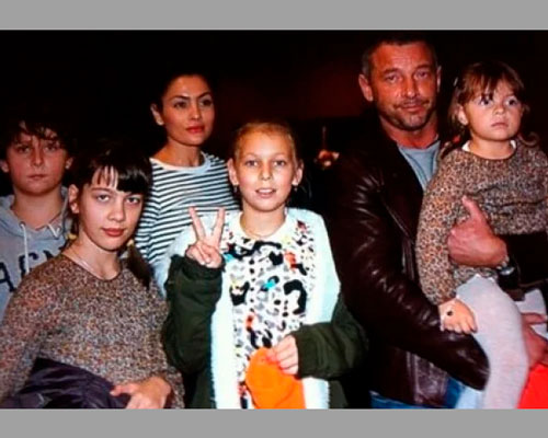 Максим Дрозд и его дети от разных браков