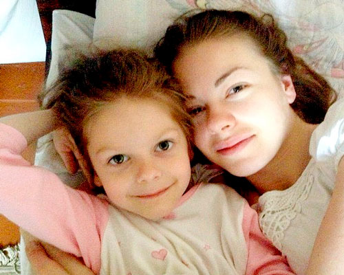 Олеся Фаттахова с дочерью Машей