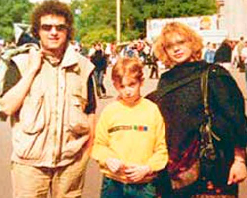 Ольга Машная с сыном Дмитрием и вторым мужем Алексеем Тарасовым