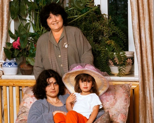 Виктория Токарева с дочерью Натальей и внучкой Катей