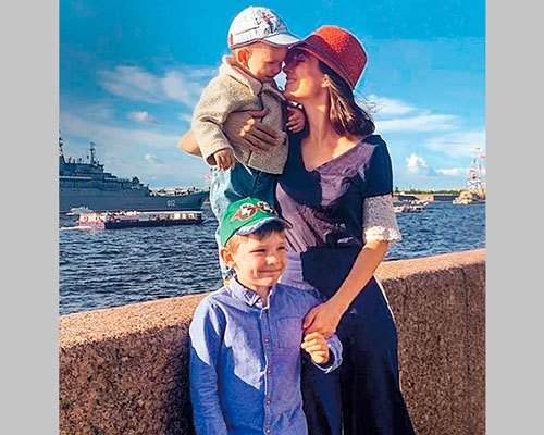 Екатерина Олькина с сыновьями