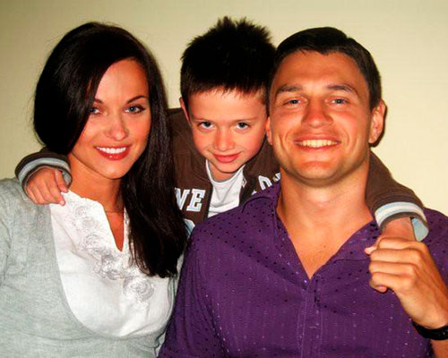 Никита Берсенев с мамой и отчимом