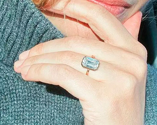 Кольцо с бриллиантом, подаренное Марии Александром в честь помолвки